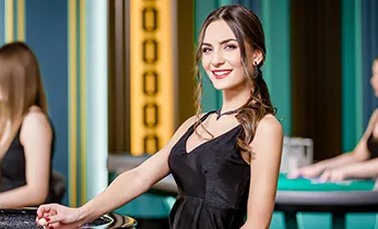 Sân bóng rổ với quả bóng và rổ